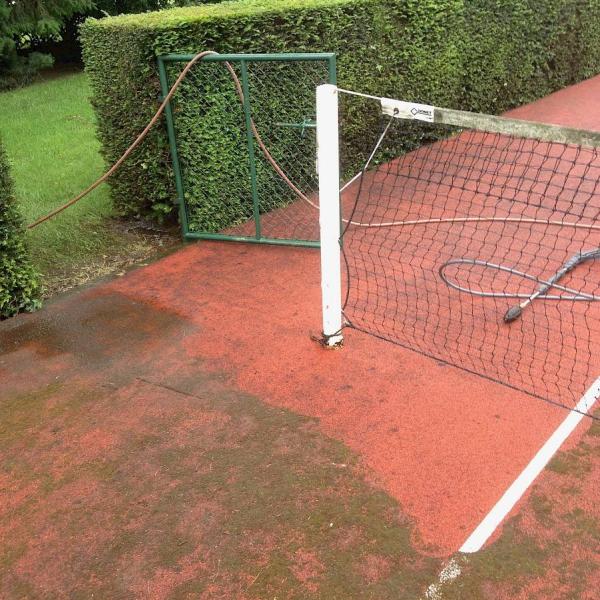 Hogedrukreiniging van opritten, terrassen en parkings